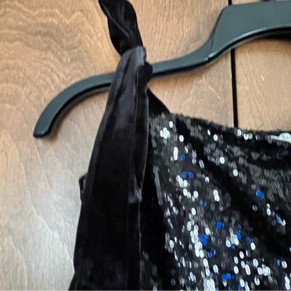 In loom Black Sequin Crop Top with Velvet Ties at The Shoulders. Lined NWT❤️ - Picture 3 of 9